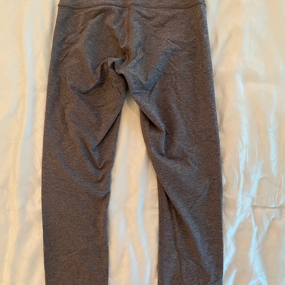 Gray Lululemon Capri leggings size 4 - Picture 2 of 2
